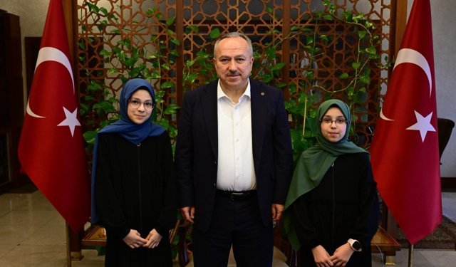 Nevşehir'de 2 Öğrenci Kur'ân-ı Kerîm'i 6 Ayda Ezberledi