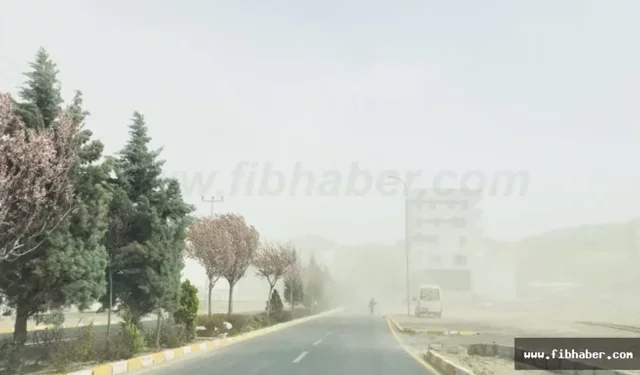 Nevşehir’de Gökyüzü Toz Bulutuyla Kaplandı