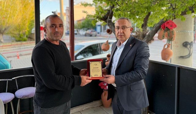 Gülşehir’de Emekli Personele Plaketle Teşekkür