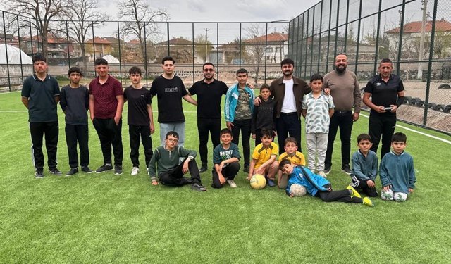 Nevşehir’de Spor Yatırımları Sürüyor: Karacaşar Halı Sahası Bitme Aşamasında