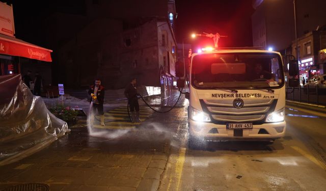 Nevşehir’de Gece Boyu Temizlik Çalışması