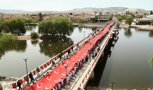 Kızılırmak Üzerinde Dev Türk Bayrağı Gururu