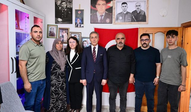 Vali Hüseyin Kök Şehit Aileleriyle Bayramlaştı