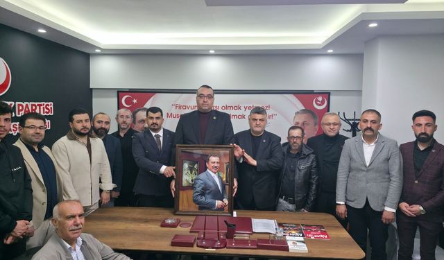 Nevşehir BBP İl Binasına Türkmen Çıkarması