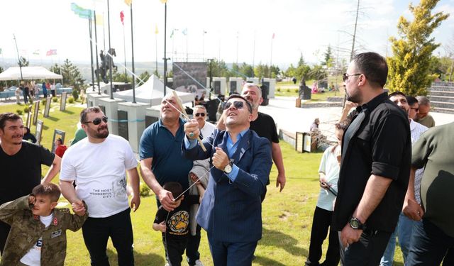 Nevşehir’de Uçurtma Şenliği Coşkusu: Gökyüzü Rengârenk Uçurtmalarla Şenlendi