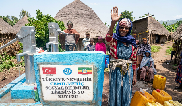 Nevşehirli öğrenciler Etiyopya’da su kuyusu açtı