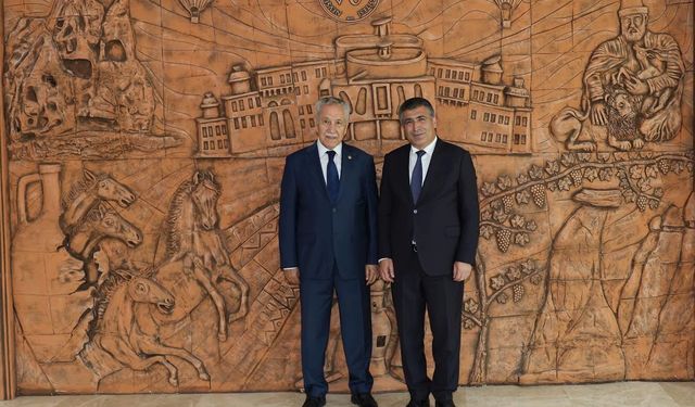 22. Dönem TBMM Başkanı Arınç’tan NEVÜ’ye Ziyaret