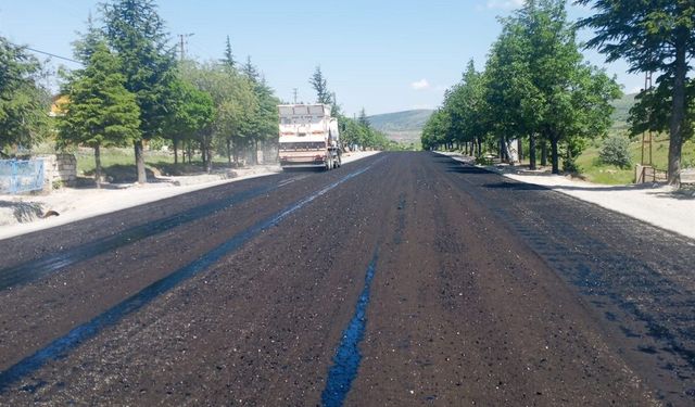 Başdere Yolunda Sathi Kaplama Çalışmaları