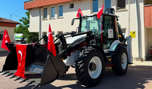 Acıgöl Belediyesi’ne Yeni İş Makinesi Desteği