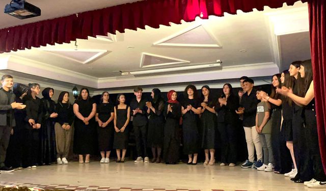 Kaymaklı Anadolu Lisesi’nde “Aşkın Şiir Halleri” Dinletisi Büyük Beğeni Topladı