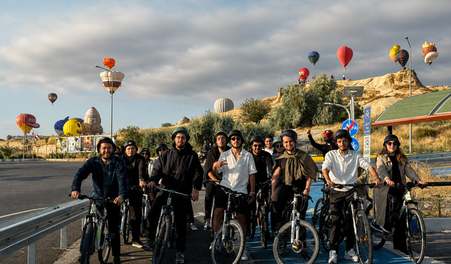 AK Gençler Balonlar Eşliğinde Pedal Çevirdi