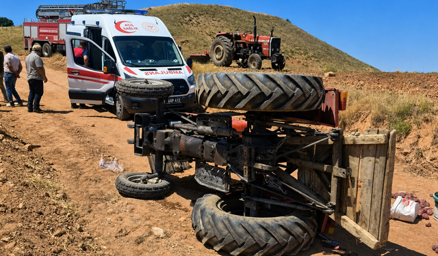 Hacıbektaş'ta Traktör Devrildi: 1 Kişi Yaralandı
