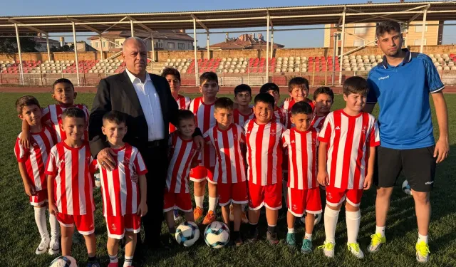 Genç Futbolculara Öbekli’den Anlamlı Ziyaret
