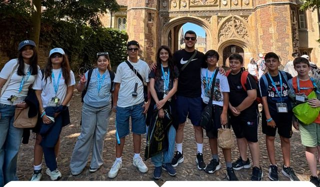 Nevşehir Simya Koleji Öğrencilerinin İngiltere Eğitim ve Kültür Gezisi Devam Ediyor