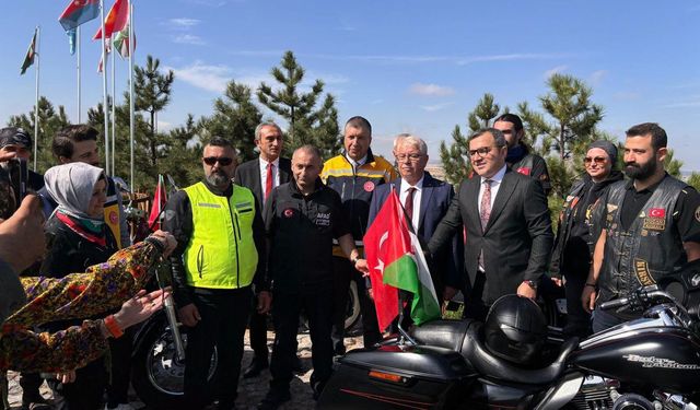 Türk ve Filistin Bayraklarıyla Nevşehir’de Kortej