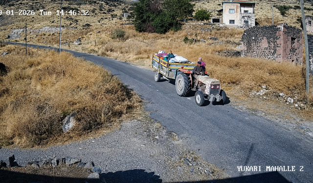 Nevşehir'de Traktör Rampa Aşağı İnerken Devrildi: 3 Yaralı