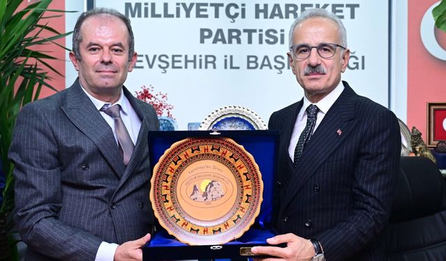 Başkan Çamcı, Bakan Uraloğlu ile Uçhisar’ın Ulaşım ve Altyapısını Görüştü