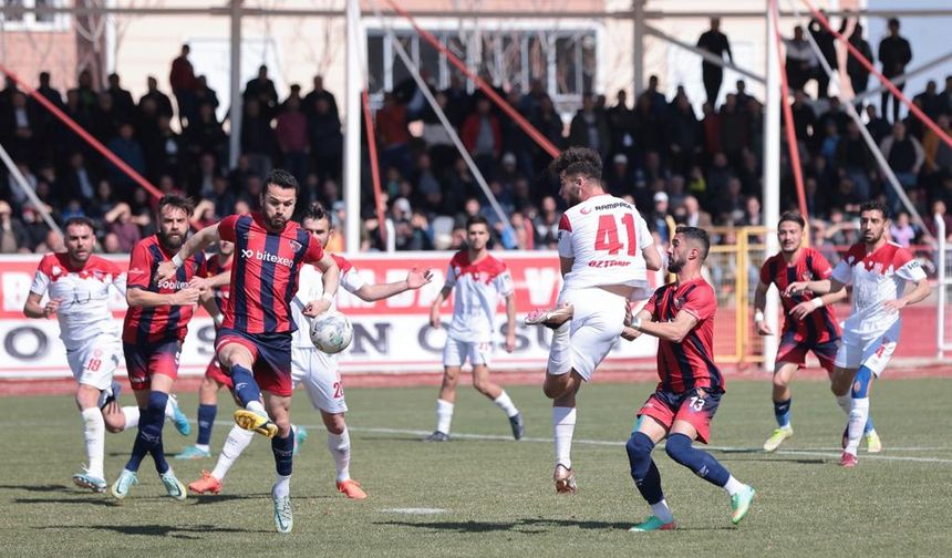Nevşehir Belediyespor lider Mersin İdmanyurdu'nu elinden kaçırdı 1-1