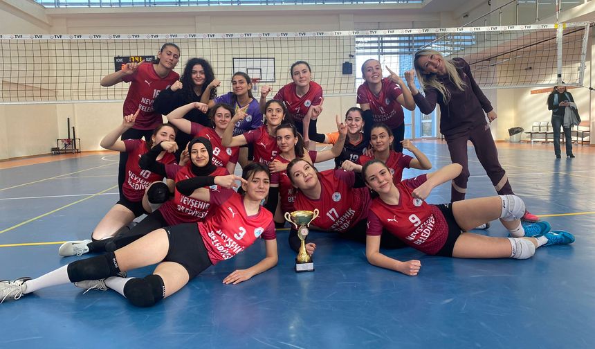 Voleybol’da Nevşehir Belediyesi Gençlik Ve Spor Kulübü Rüzgarı