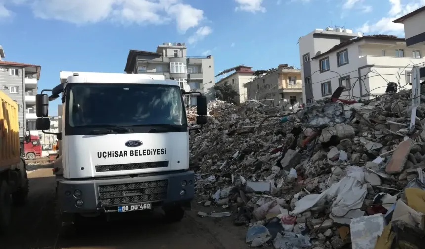 Uçhisar Belediyesi deprem bölgesindeki çalışmalarını sürdürüyor
