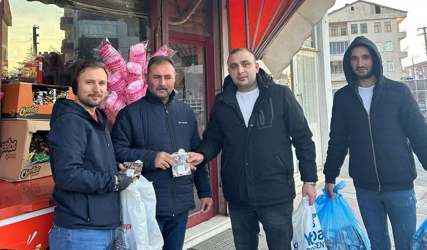 Gülşehir AK Partili Gençlerden 40 yıl Hatırlı Kahve İkramı