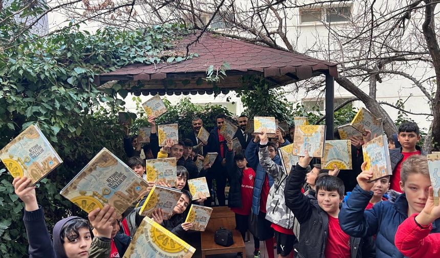 Nevşehir ülkü ocakları gençlere kitap dağıttı
