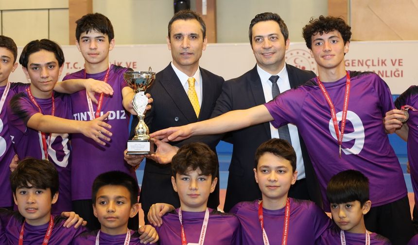 Nevşehir'de Okul Sporları Futsal Müsabakaları tamamlandı