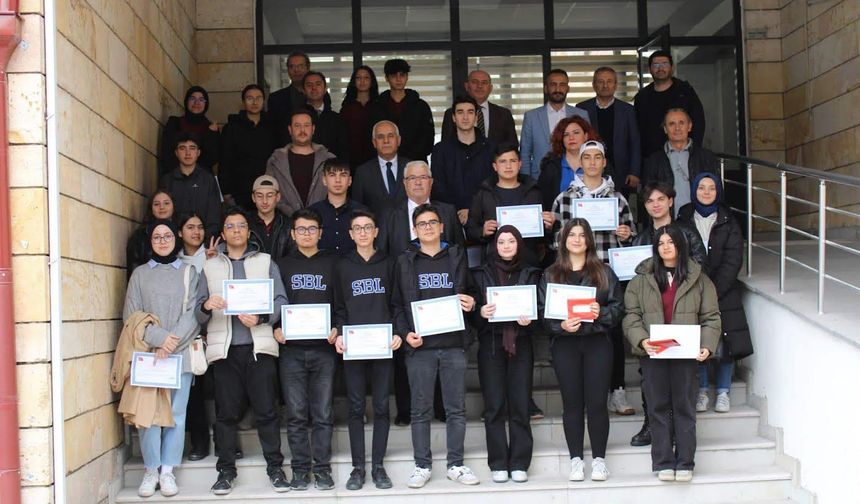 Nevşehir'de dereceye giren öğrenciler ödüllendirildi