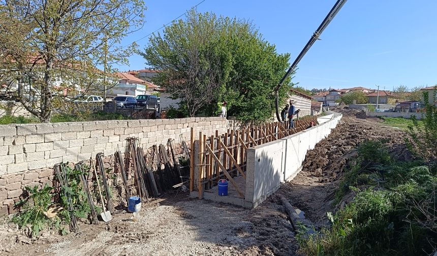 Kozaklı'da taşkın kontrol kanalı inşaatı sürüyor