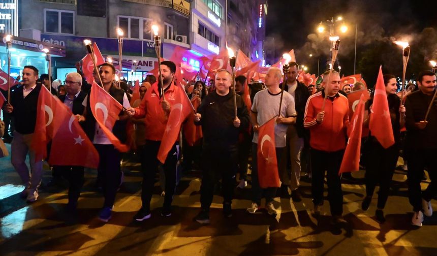 Nevşehir'de 19 Mayıs Kutlamaları Fener Alayıyla Başladı