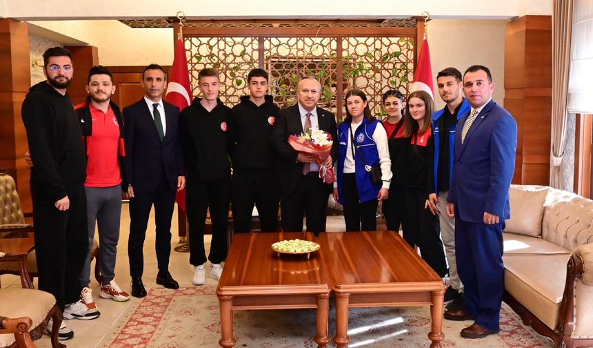 Vali Fidan, Nevşehirli Şampiyon sporcuları ağırladı