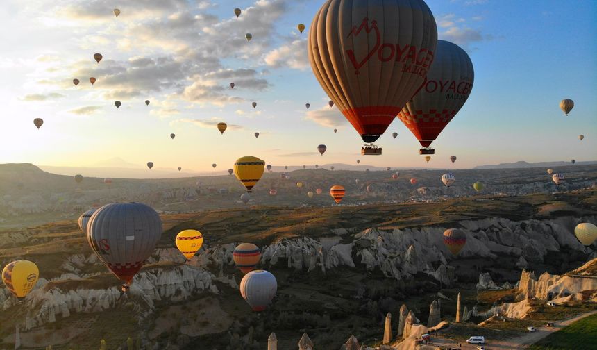 Kapadokya ile Türkiye sıcak hava balonunda zirvede