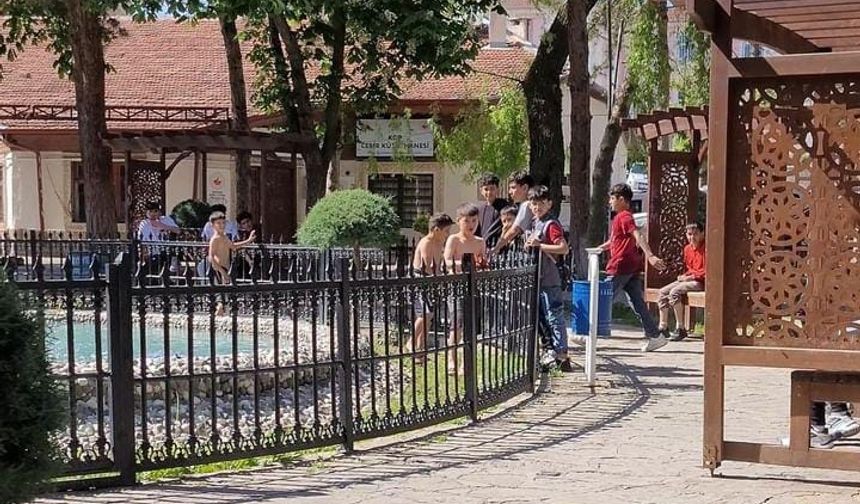 Nevşehir'de çocukların süs havuzunda tehlikeli oyunu!
