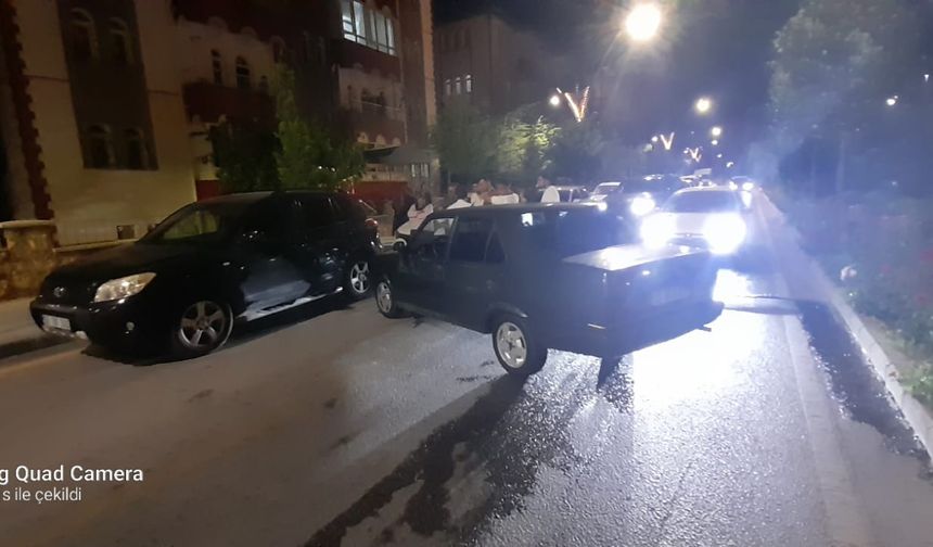 Nevşehir'de otomobil, park halindeki araca çarptı!