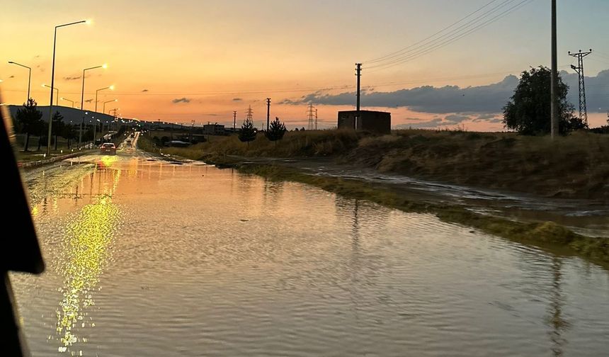 Nevşehir Derinkuyu'da sağanak yağış sele neden oldu