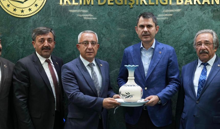 Nevşehir'in MHP'li Belediye Başkanları Bakan Kurum ile görüştü