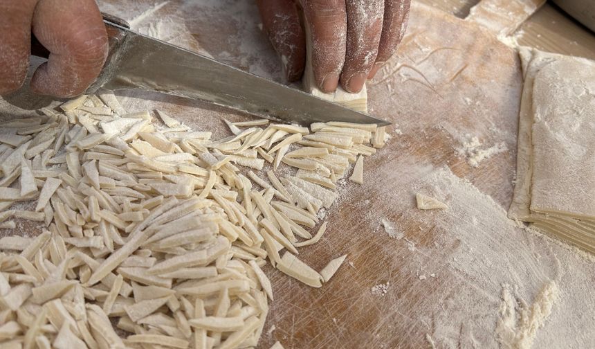 Ürgüp'ün yöresel lezzeti 'tık tık mantı ve erişte' hazırlıkları sürüyor