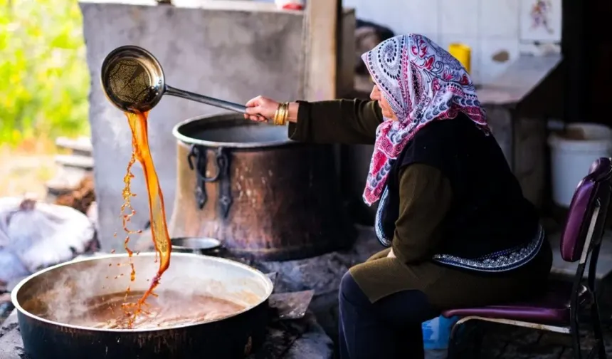 Nevşehir'de kış aylarının şifa kaynağı pekmez her derde deva