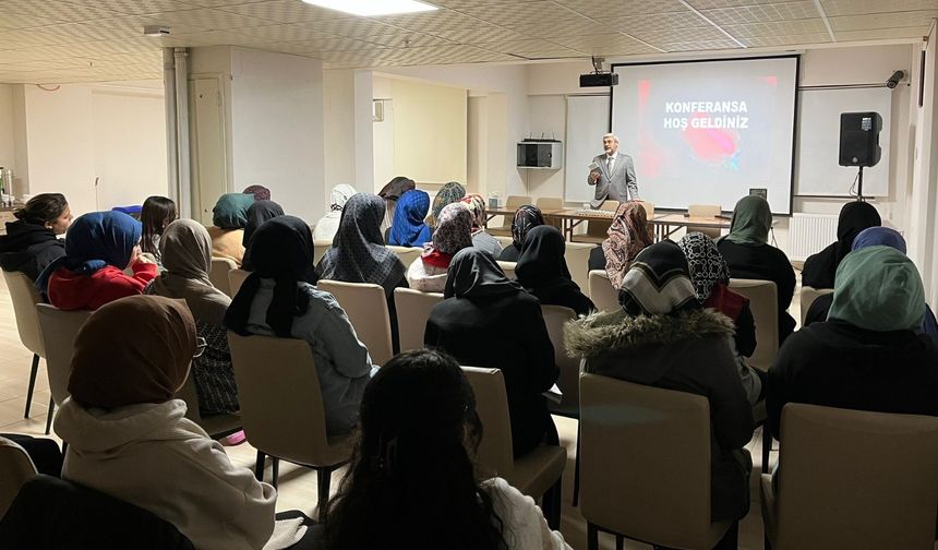 Prof. Dr. Mehmet Soysaldı KYK Öğrenci Yurtlarında Konferans Serisine Devam Ediyor