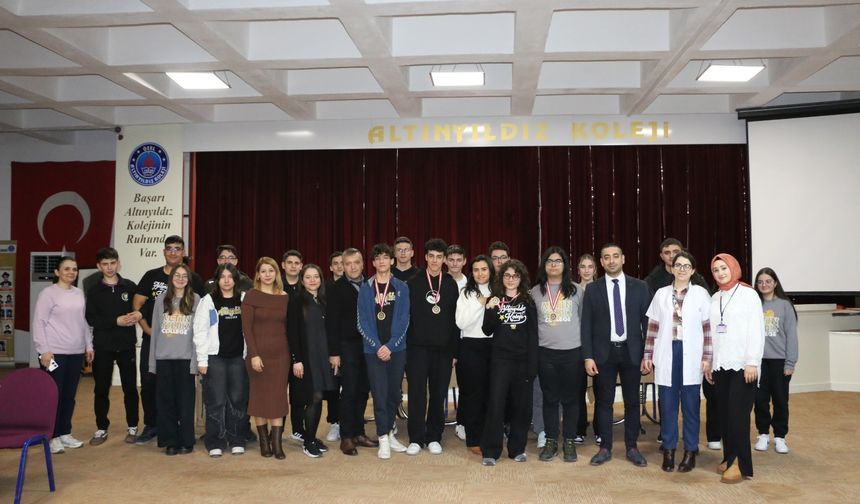 Altınyıldız Koleji Fen ve Anadolu Lisesinde Bilgi Yarışması