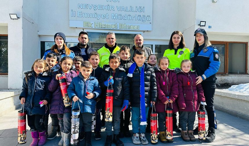 Güvercinlik köyü öğrencilerine polislik mesleği anlatıldı