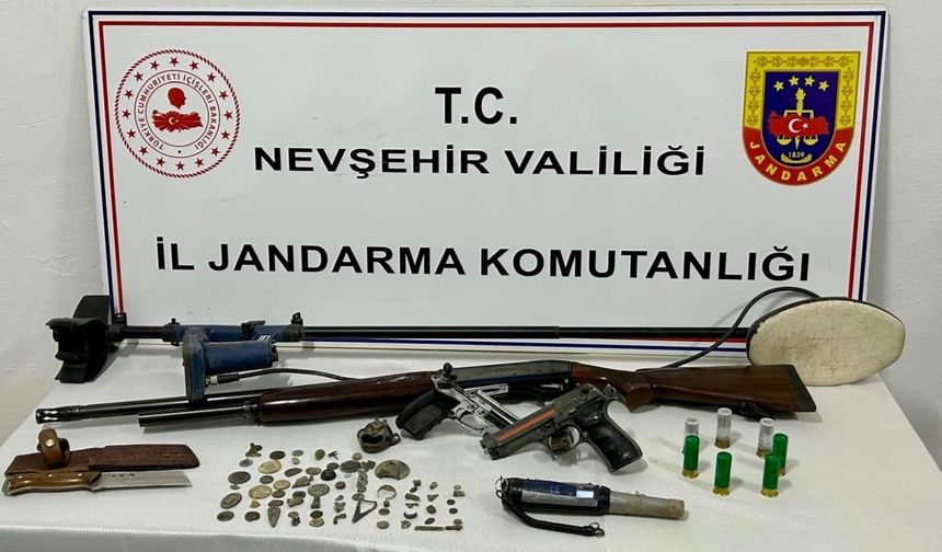 Nevşehir'de 68 adet tarihi obje ve sikke ele geçirildi