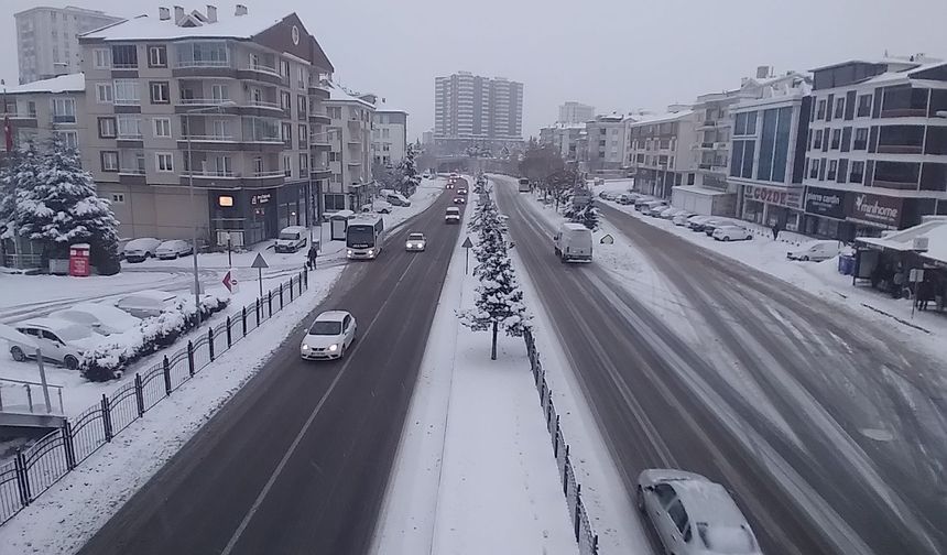 Nevşehir'de hava 20 derece düşüyor ve kar geliyor!