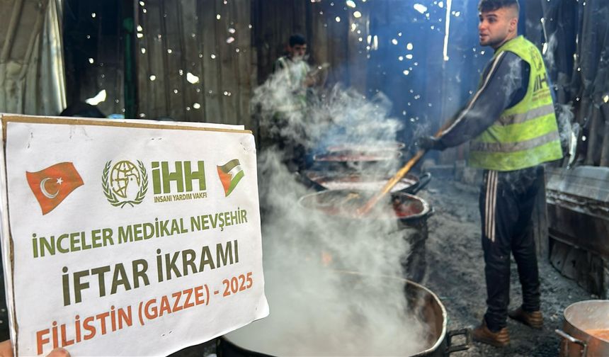 Nevşehirli hayırsever Gazze’de iftar verdi