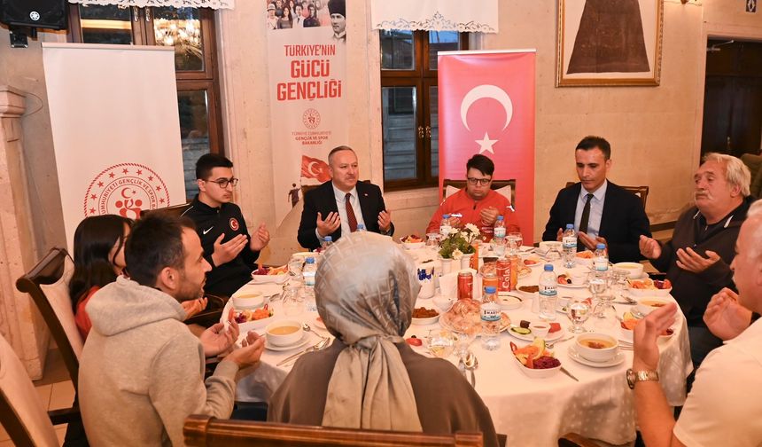 Nevşehir'de Şampiyon sporcular iftarda bir araya geldi