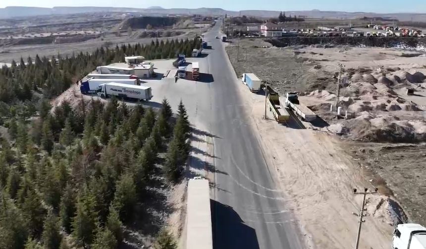 Nevşehir'e Kavak-Bahçeli-Çardak yolu müjdesi!