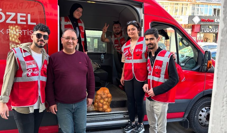 CHP Nevşehir 'den Ramazan’da öğrenci evlerine ziyaret