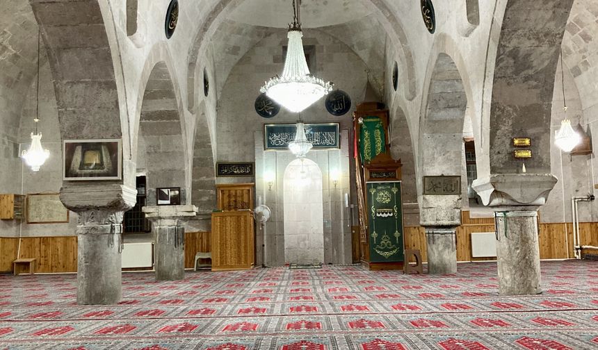 Nevşehir'de hayranlık uyandıran 700 yıllık tarihi cami: Taşkınpaşa camii