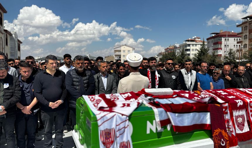 Nevşehir'de kalp krizinden ölen genç toprağa verildi