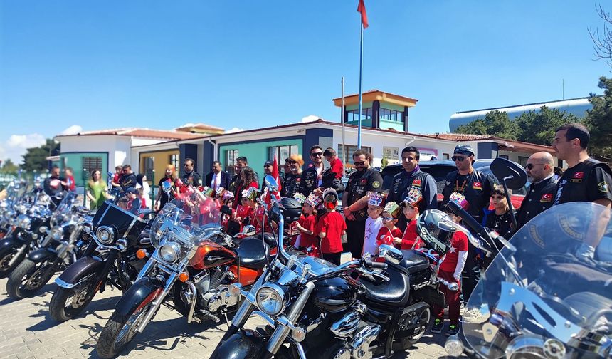 Turk Rıders Cappadocia 23 Nisan'da Çocuklar İçin Yollarda
